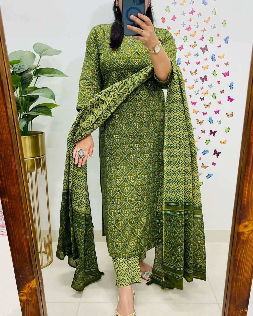 Women Beautiful Pure Cotton Green Kurta and Pant With Dupatta
