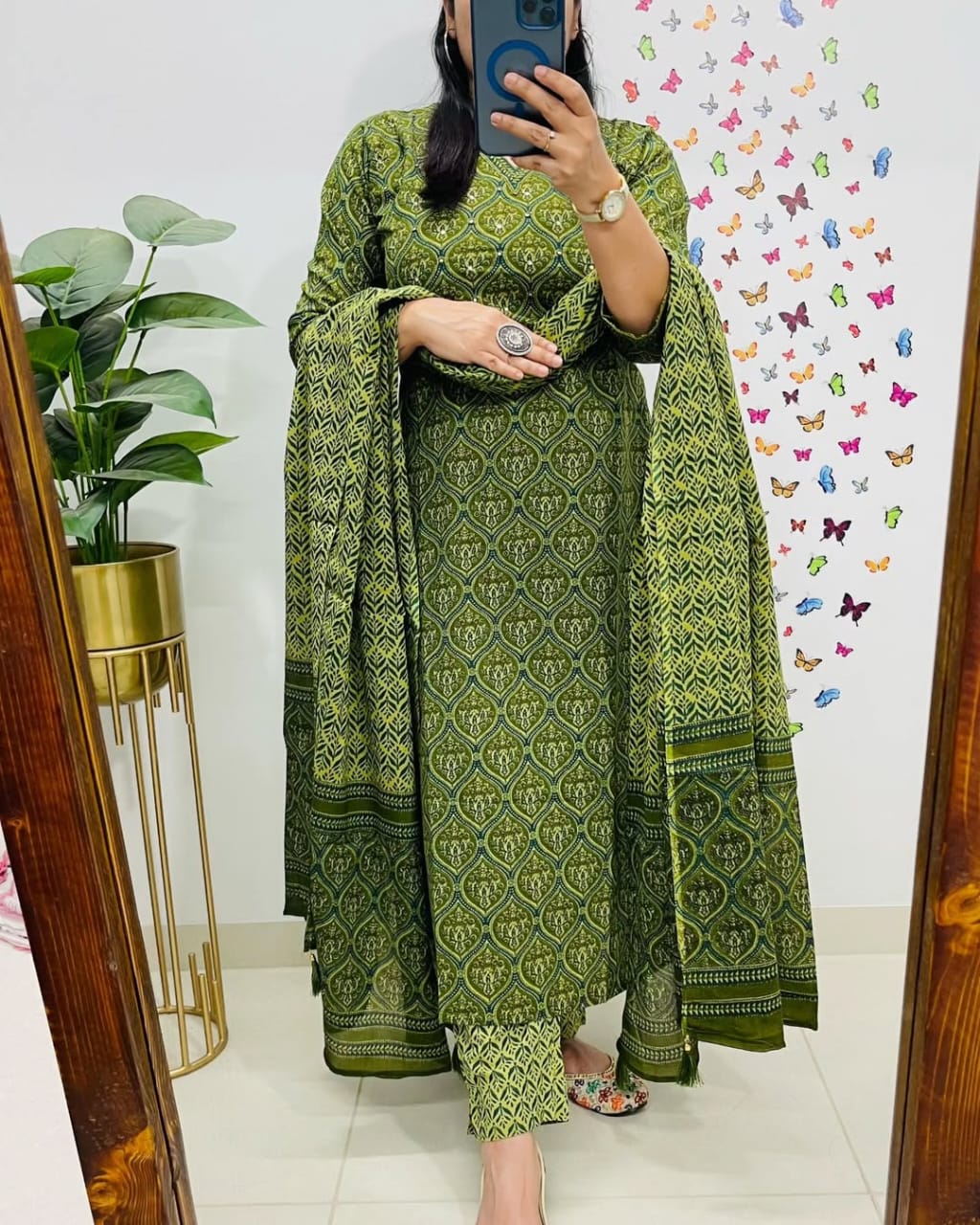 Women Beautiful Pure Cotton Green Kurta and Pant With Dupatta
