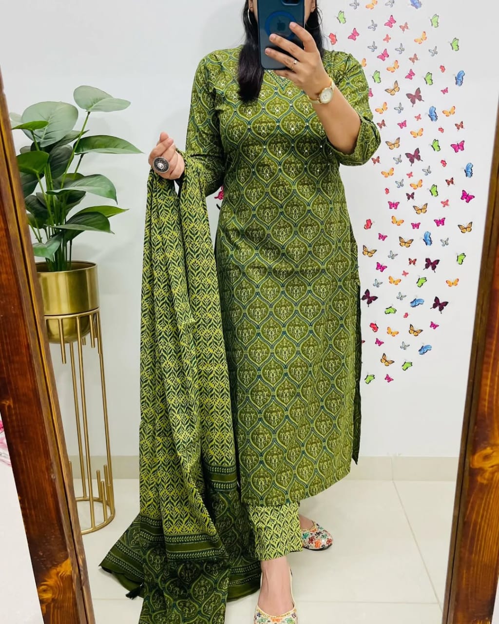 Women Beautiful Pure Cotton Green Kurta and Pant With Dupatta