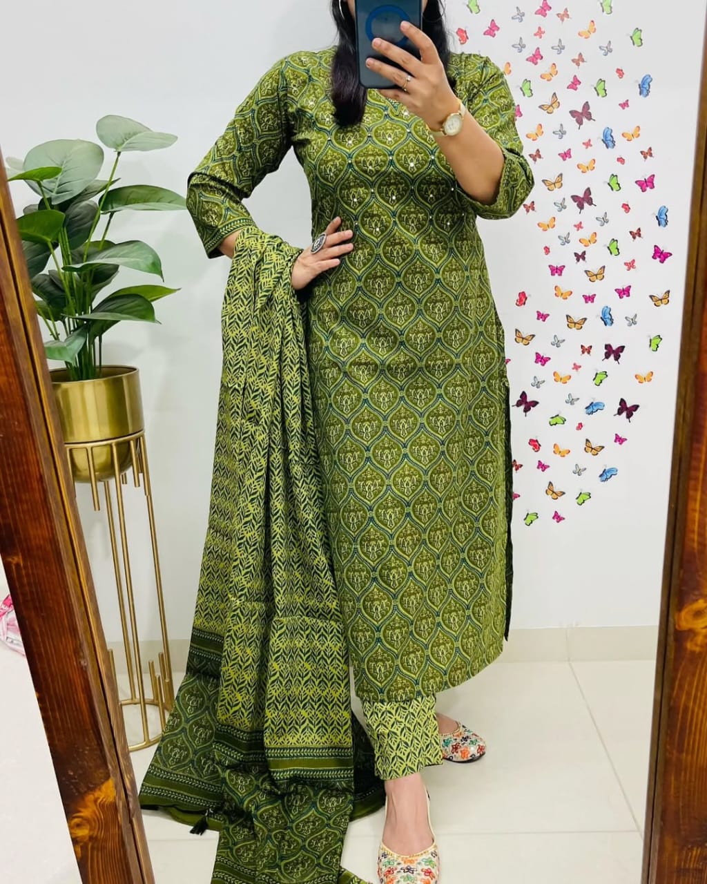 Women Beautiful Pure Cotton Green Kurta and Pant With Dupatta