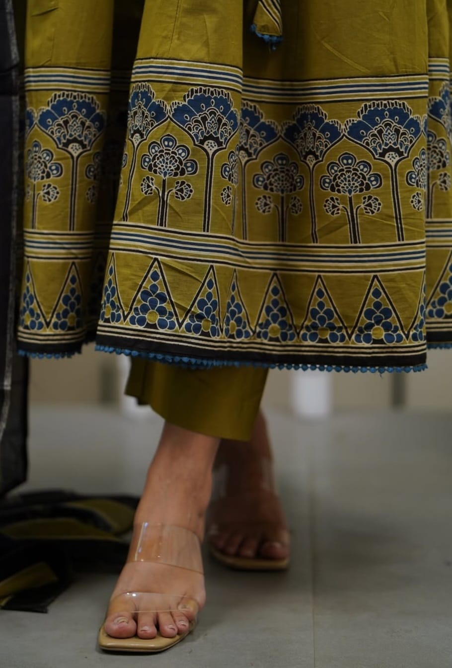 Beautiful Pure Cotton Green Anarkali Kurta and Pant With Dupatta (Hand Work)