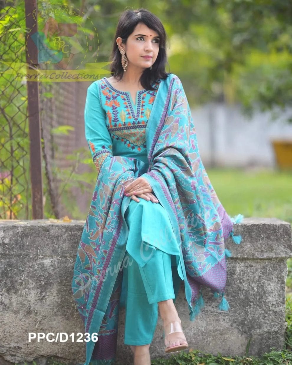Aari Embroidered Handloom Set with Kantha Print Dupatta
